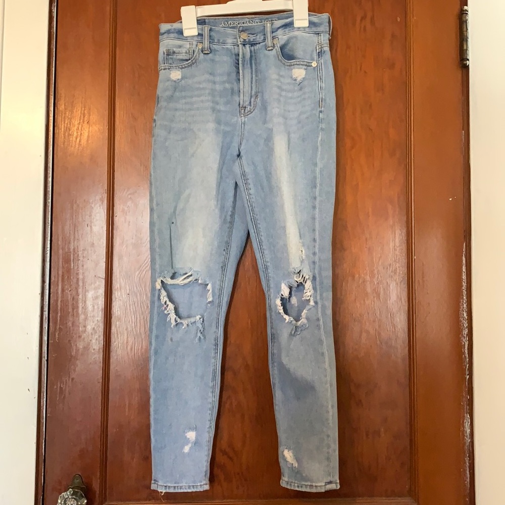 american eagle ripped mom jeans